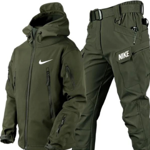Nike – Vindjakke og bukser