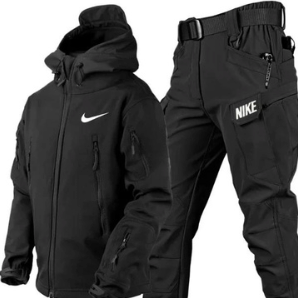 Nike – Vindjakke og bukser