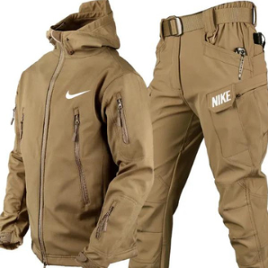 Nike – Vindjakke og bukser